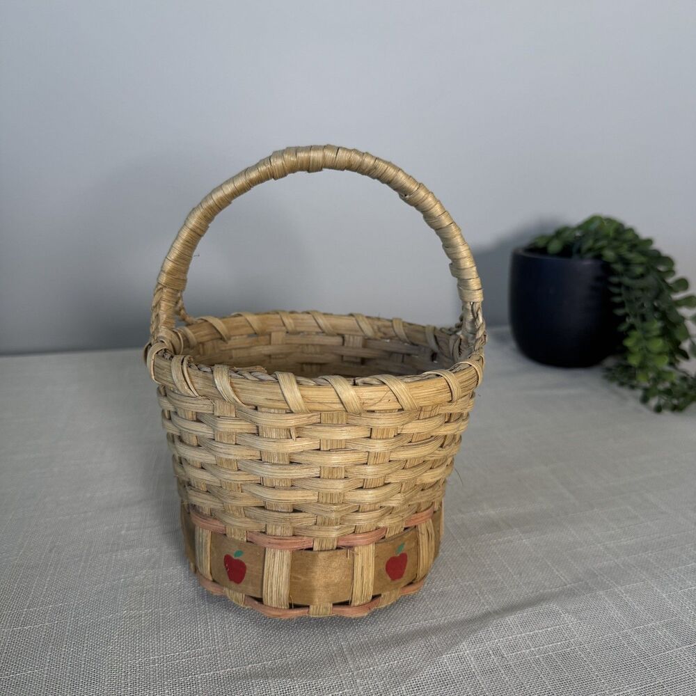 Vintage Country Farmhouse Hand Painted Apple Woven Basket 1990 90s Cottagecore